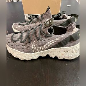 Women’s Nike Space Hippie 04